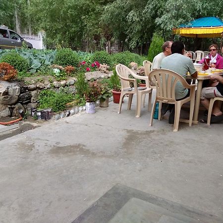 Galaxy Guest House Hundar ภายนอก รูปภาพ