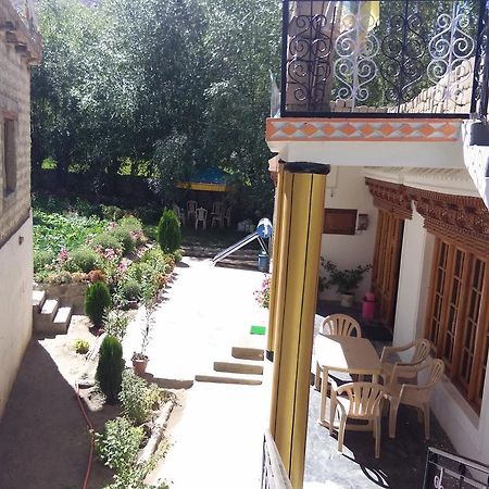 Galaxy Guest House Hundar ภายนอก รูปภาพ